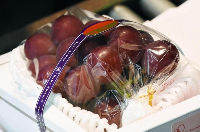Jedan grozd ovog grožđa je prodat na aukciji za 12.000 dolara!