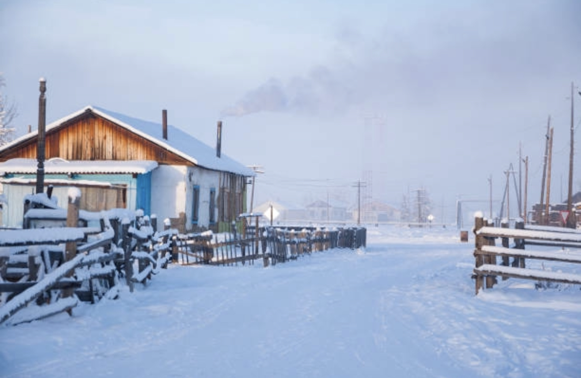 Najhladnije selo na svetu Ojmjakon u Rusiji: Naočari se lepe za lice, a mastilo u olovci se smrzava! Evo kako izgleda tamošnji život na minus 70!