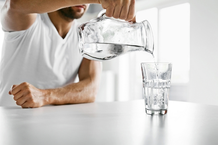 VRHUNSKI TRIK: Čaša vode rešiće sve vaše probleme!