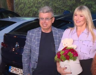 Saša Popović: Mi Anastasiju ne poznajemo ali smo došli na rođendan! Suzana Popović: Doneli smo koverticu kao poklon, jer to najviše vole! (VIDEO)