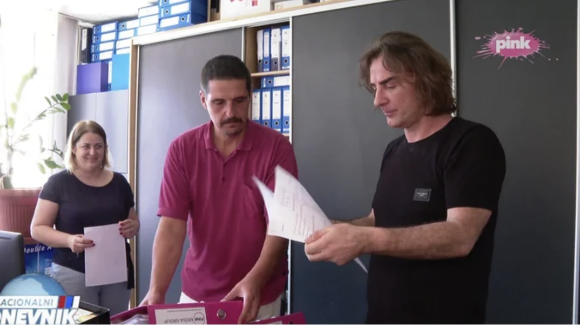 ŽELJKO MITROVIĆ PREDAO ELABORAT REMu KOJIM JE POKAZAO KOLIKO JE JAKA RUŽIČASTA TELEVIZIJA