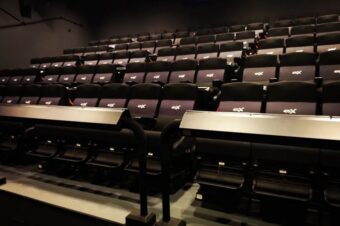 POZNATI UHVAĆENI NA PREMIJERI DEČIJEG FILMA!