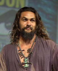 ISPLIVALA ŠOK FOTKA GLUMCA ZA KOJIM ŽENE LUDE: Ovako Momoa izgleda bez brade (FOTO)