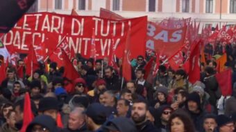 U ITALIJI PROTEST ZBOG VOJNE POMOĆI UKRAJINI: Dole oružje, gore plate!