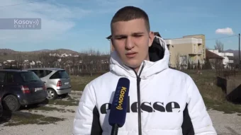 KOSOVO: Napadnut mladić srpske nacionalnosti, “Udarali su me gde su stigli!” (VIDEO)