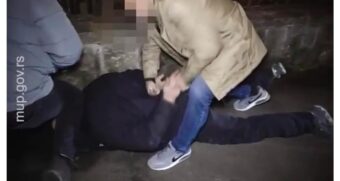 OVAKO SU UHAPŠENI EKSTREMISTI: “Lezi dole!” Zvali građane da nasilno ruše Vladu, pretili Vučiću smrću, spremili oružje! ( FOTO/VIDEO )