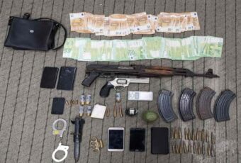 MRKONJIĆ GRAD: Uhapšeno četvoro osumnjičenih za trgovinu drogom u RS, zaplenjeno oružje!