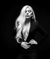 Lejdi Gaga zgranula fanove: “Izobličila se” VIDEO