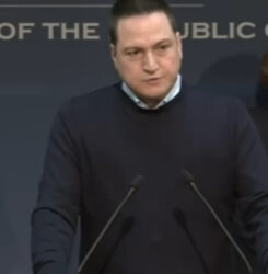 Ministar prosvete Branko Ružić podneo ostavku!