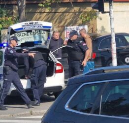 LAŽNA DOJAVA NA ZVEZDARI: Policiji prijavljeno da čovek sa puškom šeta ulicom!