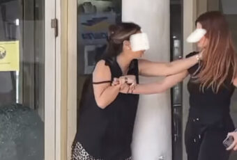 UŽASNO NASILJE U BEOGRADU: Žena maltretira i guši mladu devojku, snimak se širi društvenim mrežama! (VIDEO)