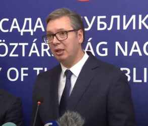 Vučić i Vučević se sastali sa 1.500 aktivista SNS iz Vojvodine: “BUDITE SPREMNI ZA IZBORE”