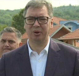 UŽIVO PREDSEDNIK VUČIĆ OBILAZI ZAVRŠNE RADOVE U PETROVCU NA MLAVI: Ceo most je srušen i novi je izgrađen za 3 meseca