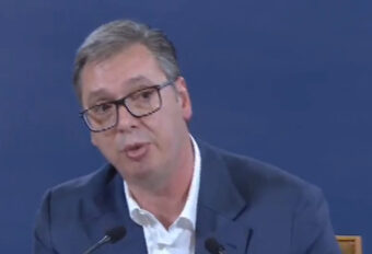 “LIČNO ĆU DA KUPIM ONAJ PARIZER” Vučić zatvorio usta opoziciji – narod uživa dok gazite klupe i zviždite