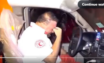 CEO SVET PLAČE ZBOG OVOG SNIMKA Vozač Hitne pomoći iz Gaze slomio srca ljudi širom planete (VIDEO)