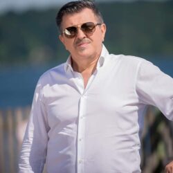 Vozni park Šerifa Konjevića ostavlja bez daha: Samo jedan automobil vredi preko sto hiljada evra