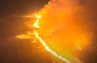 ERUPTIRAO! DIM SA ISLANDA STIĆI ĆE I DO NAS! Erupcija vulkana izazvaće HAOS u Evropi (VIDEO)