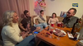 BRAK SA DVE ŽENE: Novogodišnje karaoke i dernek kod Elmedina Karića, Jane i Fatime!