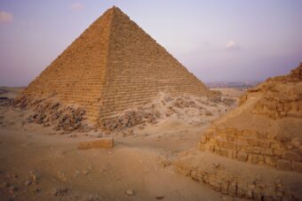 Kontroverzna rekonstrukcija! Renoviranje piramida razbesnelo Egipćane (VIDEO)