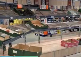 Ljudi na ivici gladi! Prodavnice ostaju bez hrane, nema hleba, jogurta… (VIDEO)