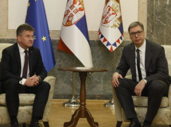 “Razgovarali smo o situaciji na KiM i nepodnošljivim uslovima za život našeg naroda” Aleksandar Vučić NAKON SASTANKA Lajčakom