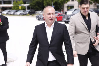 „MOJOJ PORODICI JE TADA BILO TEŠKO“ Đani promenio život iz KORENA NAKON OPERACIJE: Pevač priznanjem IZNENADIO SVE