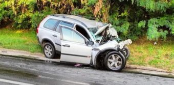 TEŽAK UDES KOD MLADENOVCA! Poginuo vozač iz smrskanog automobila! Ministar zdravlja obišao povređene u Urgentnom