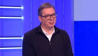 VUČIĆ SE OBRAĆA NARODU NAKON USVAJANJA SRAMNE REZOLUCIJE: “U nemogućim uslovima uradili smo najviše moguće za našu zemlju”