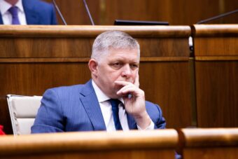 JEZIVO! SNIMAK UPUCAVANJA ROBERTA FICA: Operacija u toku, ima unutrašnje krvarenje, evo u kakvom je stanju premijer Slovačke! (VIDEO)