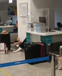 DRAMA SRBA NA SARDINIJI! Srpski putnici ostavljeni bespomoćni na aerodromu!