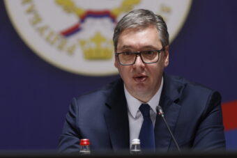 SRDAČNE ČESTITKE MANFREDU VEBERU Vučić se oglasio povodom reizbora na mesto predsedavajućeg EPP u Evropskom parlamentu