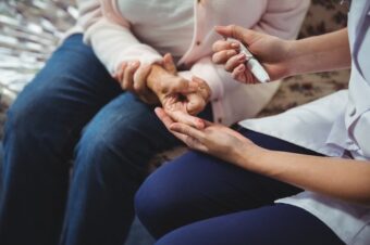 EVO ŠTA DA RADITE KADA VAM PADNE ŠEĆER! Ovim savetima ćete izbeći infarkt, šlog ili naglu smrt