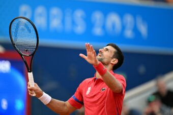 NEUNIŠTIVI NOVAK ĐOKOVIĆ! KAKAV MEČ! Najbolji teniser sveta posle dramatičnih scena i povrede u polufinalu Olimpijskih igara!