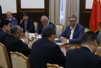 STRATEŠKO PARTNERSTVO SRBIJE I KINE! Vučić razgovarao sa Lin Vuom (FOTO)