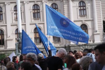 Završen protest prosvetara ispred ispred Vlade Srbije! Evo da li je konačno postignut dogovor! (FOTO)