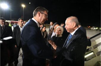 “DOBRO DOŠLI U SRBIJU, DRAGI PRIJATELJU” Srdačan susret Vučića i Erdogana (FOTO)