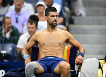 BEZ OVOG DETALJA ĐOKOVIĆ NE IZLAZI NA TEREN! Nole u Šangaju nosi amajliju koja mu je donela zlato u Parizu (FOTO)