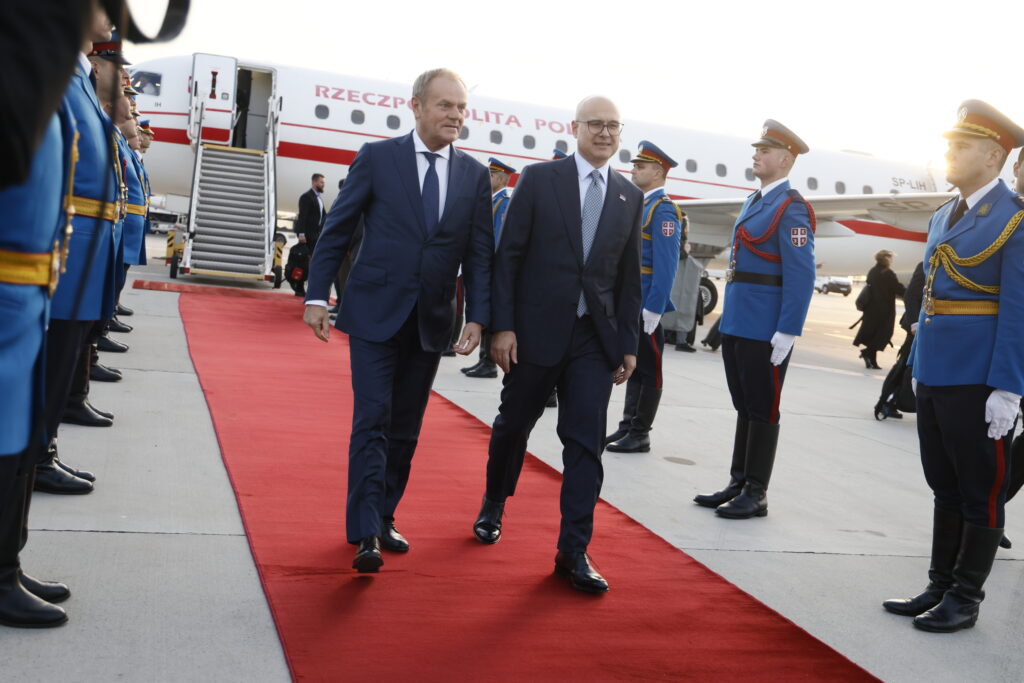 PREMIJER POLJSKE DONALD TUSK STIGAO U BEOGRAD: Na aerodromu ga dočekao premijer Vučević Miloš Vučević, premijer Poljske Foto:Tanjug