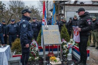 U Lipničkom Šoru otkriveno spomen-obeležje Nikoli Krsmanoviću! Policijskom službeniku koji je nastradao na službenoj dužnosti