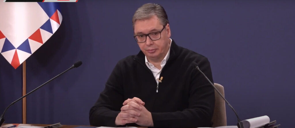 PREDSEDNIK VUČIĆ SE OBRAĆA JAVNOSTI