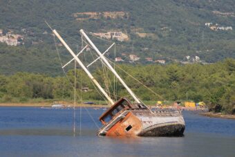 POTONUO BROD! Tri tela pronađena,13 se i dalje vodi kao nestalo