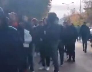 MALO JE I TRI ARENE! HAOTIČNE GUŽVE ISPRED MARAKANE! Kilometarske kolone ZVEZDAŠA čekaju red zbog ULAZNICE za evroligaški derbi! (VIDEO)