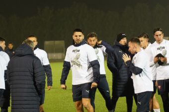 “ORLOVI” ODRADILI PRVI TRENING! Na teren su izašli u POSEBNIM majicama! (FOTO)