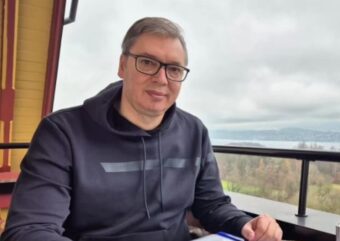 Vučić se oglasio na Instagramu pred put u Cirih! “OVE KRUŠKE I ŠLJIVE SU ZNAK…”