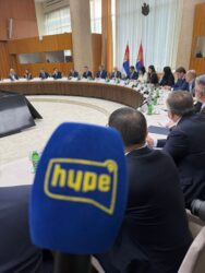 Počela sednica Vlade Srbije! Prisustvuje i predsednik Aleksandar Vučić! (FOTO)
