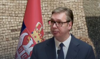 VAS MOLIM DA U ZEMLJI OSTANETE Vučić: Uveren sam da ćete se izboriti za još snažniju Srbiju (VIDEO)