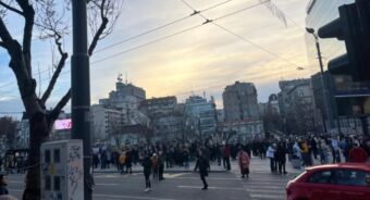 PROTEST OPOZICIJE NA SLAVIJI! Blokiran saobraćaj