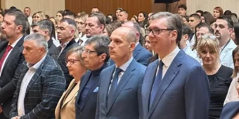 Vučić sa najboljim diplomcima medicinskih fakulteta! Dodeljuju im se ugovori o radu