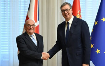 PREDSEDNIK VUČIĆ RAZGOVARAO SA LORDOM STJUARTOM PIČOM: “Srbija čvrsto opredeljena za osnaživanje saradnje sa UK!”