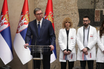 “Nastavite da sanjate velike snove, i siguran sam da ćete uspeti i dalje” Predsednik Vučić sa studentima Medicinskog fakulteta i đacima srednjih medicinskih škola